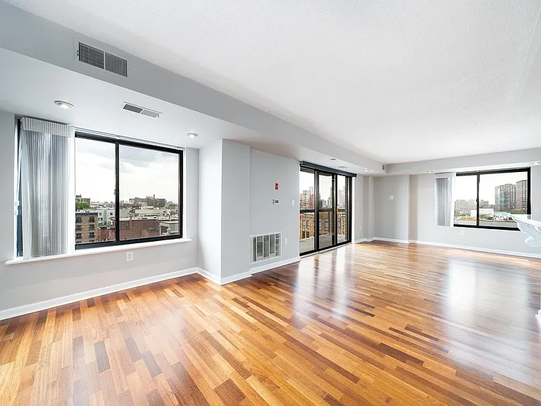 700 1st St #8H — Photo 4