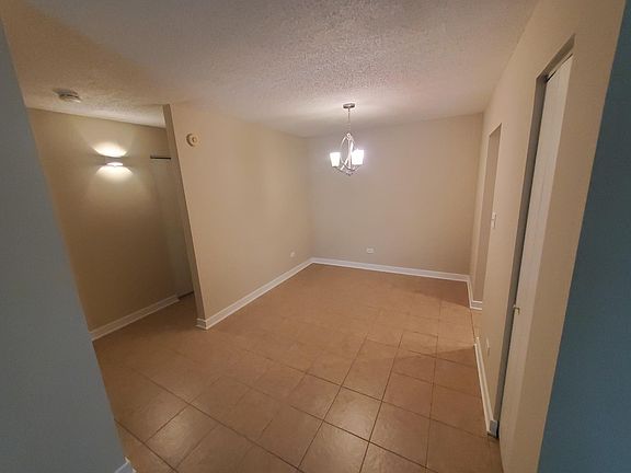 3rd image of 252 Shorewood Dr