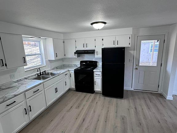2nd image of 1816 Longview Dr