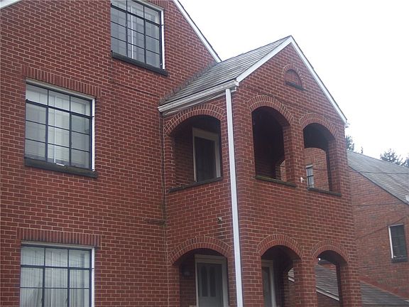 2nd image of 215-217 E Muntz Ave