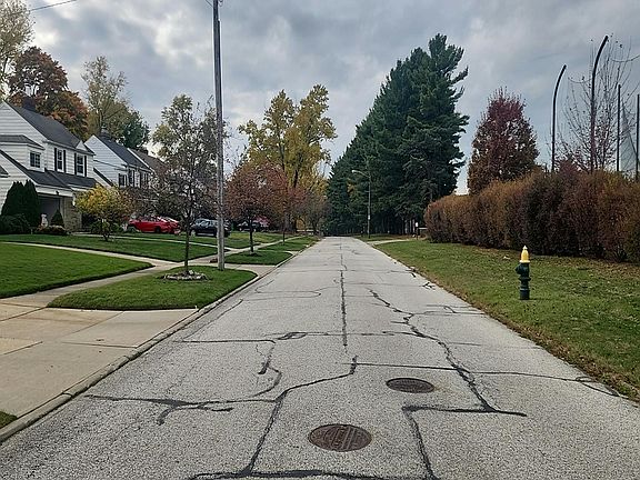 5th image of 4540 College Rd