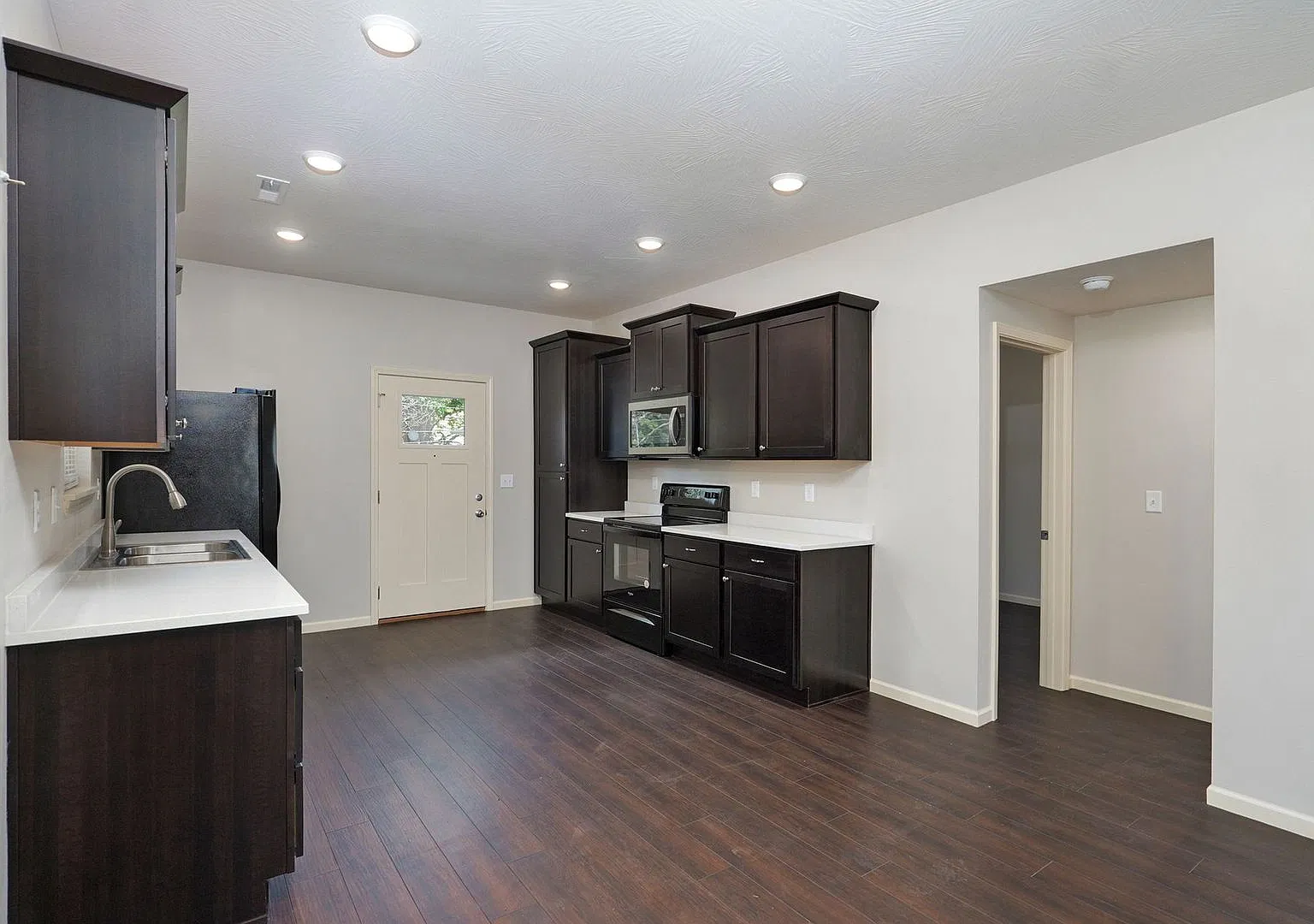 Elm 1320 — Photo 3