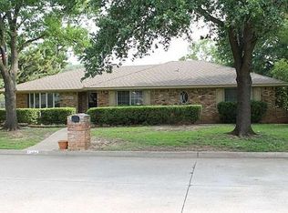 2522 Axminster Dr, Grand Prairie, TX 75050
