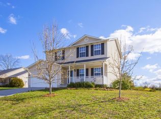 1210 Quiet Brook Ln, Knoxville, TN 37914