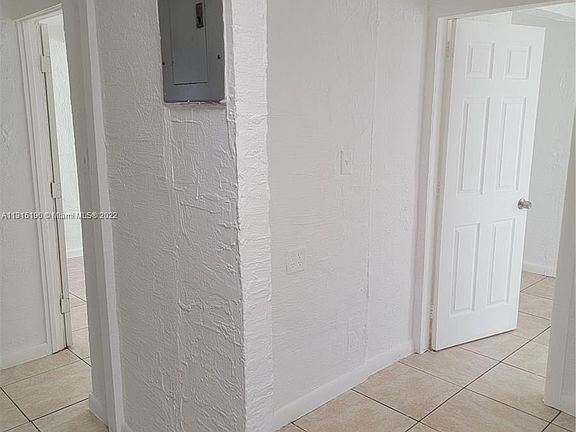 5th image of 528 NW 23rd Ave #2