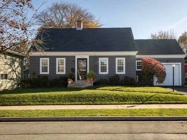 7042 Royal Pine Ave, Halifax, NS B3L 2G1