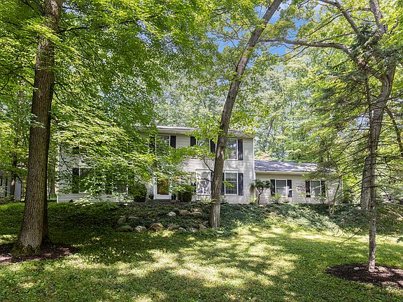 2nd image of 6080 Champagne Ct SE