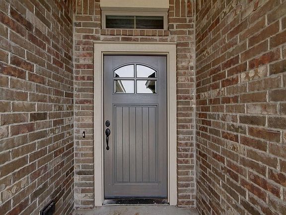 3rd image of 3304 River Birch Ln