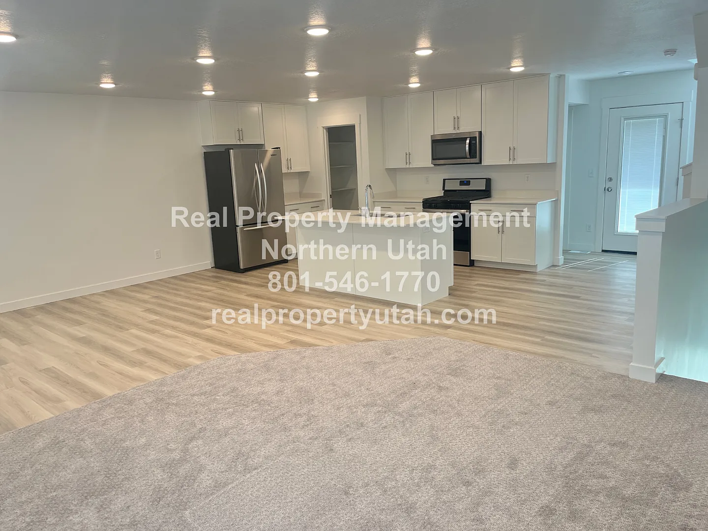 Beautiful townhome coming available on 09/25! — Photo 3