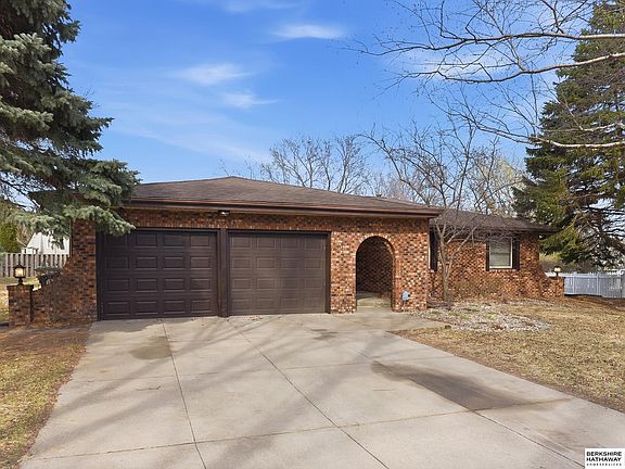 2nd image of 21416 Shamrock Cir