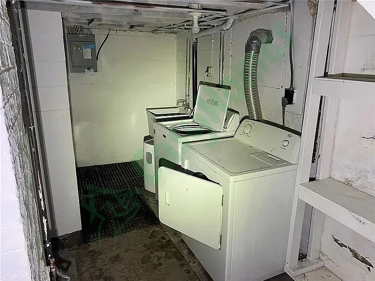 230 Locust St — Photo 4