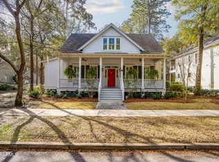 17 Newpoint Rd, Beaufort, SC 29907