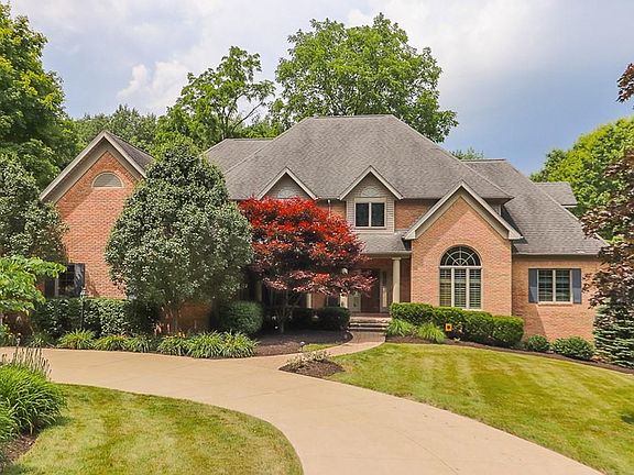 2nd image of 566 Highlands Dr