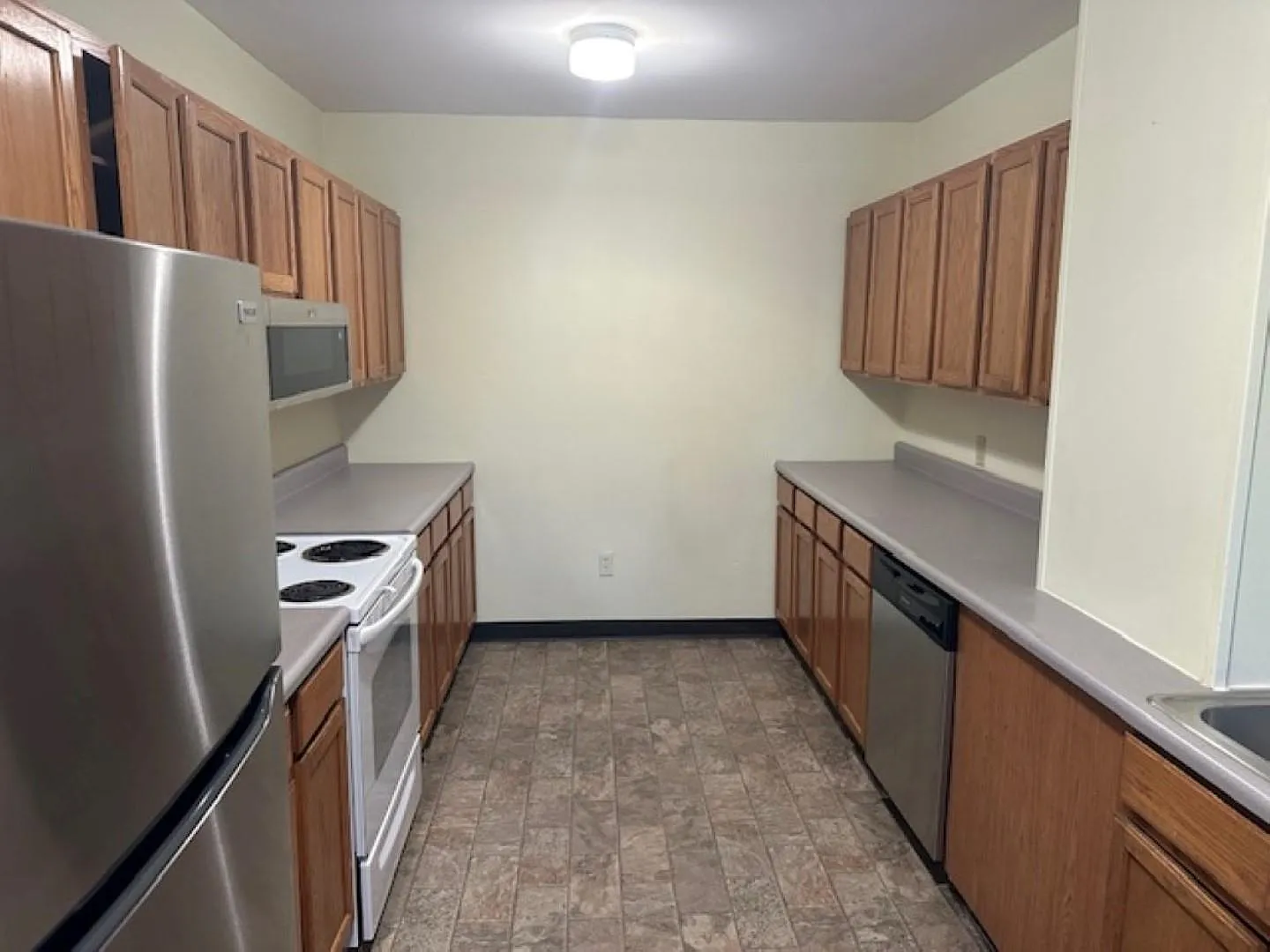 2 bed, 1.0 bath, 1550 sqft, $2,150 — Photo 2