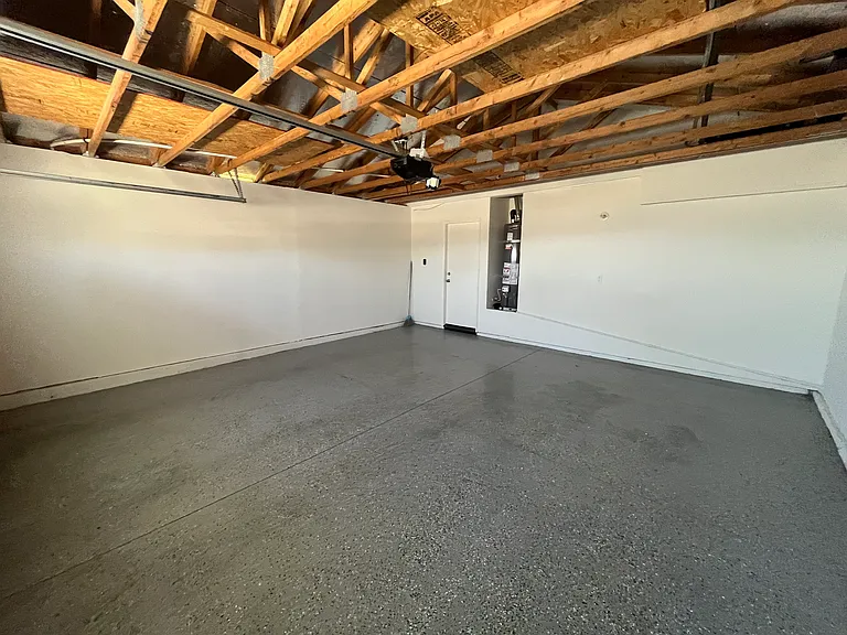 64250 Silver Star Ave — Photo 30