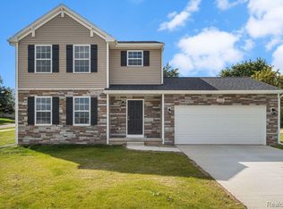 1135 Lancaster St, Lapeer, MI