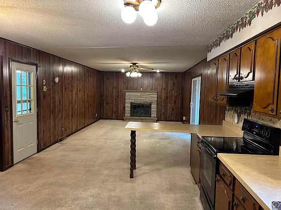 4th image of 426 Comanche Dr
