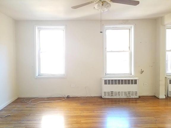 2nd image of 3625 Parsons Blvd #225
