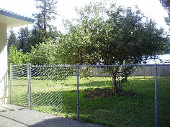 3rd image of 2891 Parkway Dr