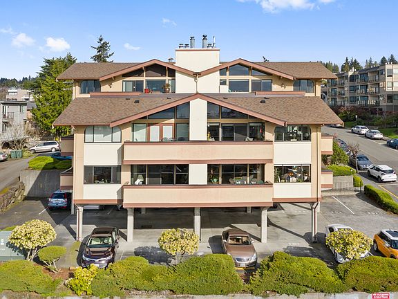 In the heart of the Edmonds Bowl.