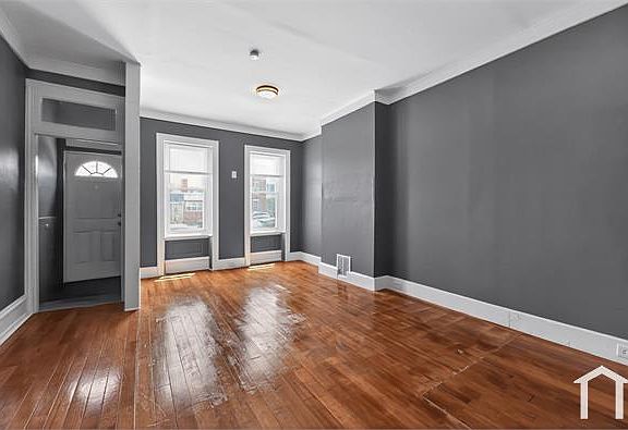 3rd image of 729 E Allegheny Ave