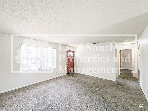 4th image of 324 Ariana St