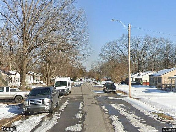 Exterior Neighborhood (street photo)