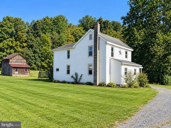 25 Clark Ln, Honey Grove, PA 17035