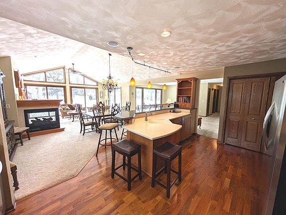 4th image of 832 Suffolk Dr