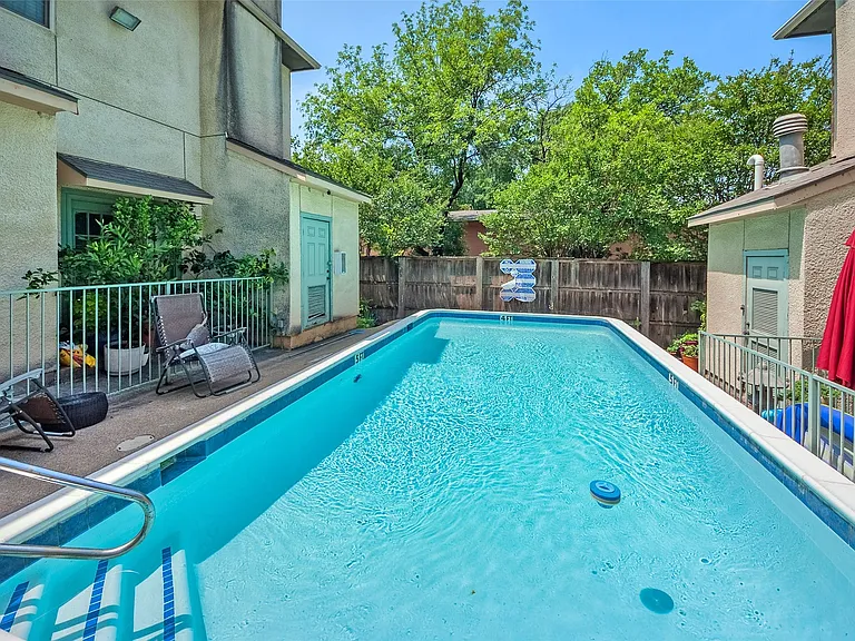 5701 Gaston Ave #8 — Photo 5