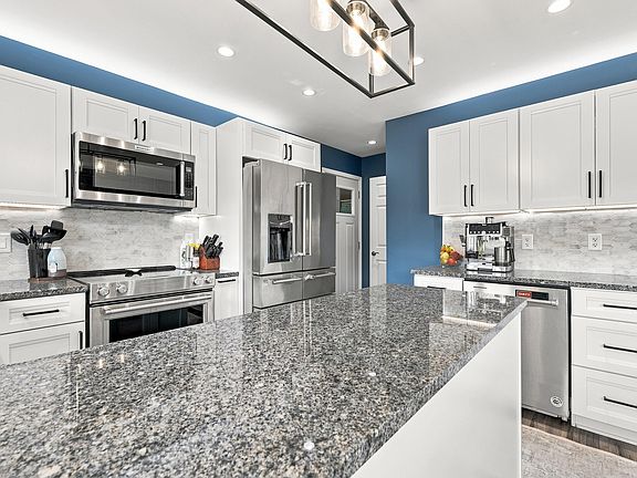 2nd image of 3055 Kane Ct