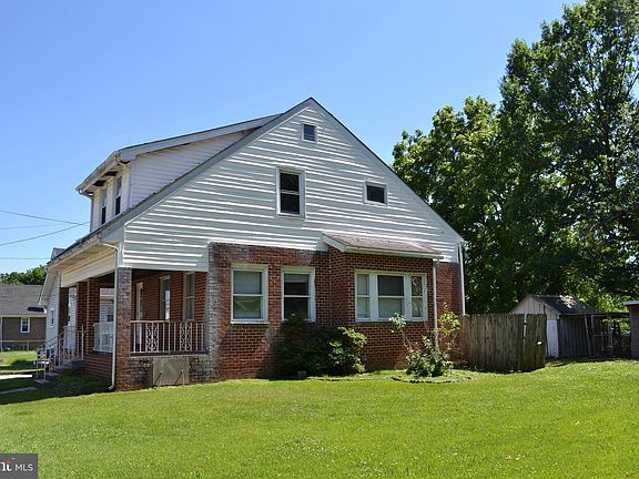 3rd image of 530 Pershing Ave
