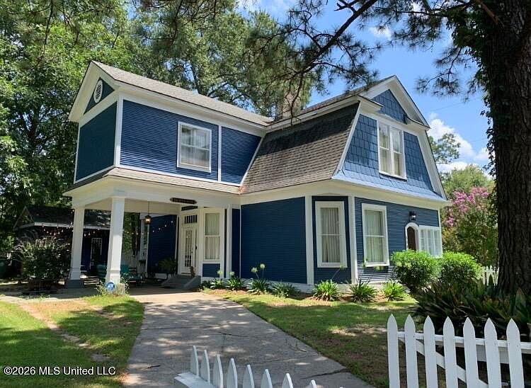 1st image of 604 Court St