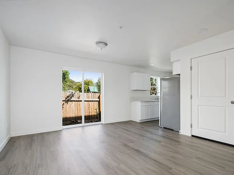 New 3 Bedroom, 2.5 Bath Townhouse in Sheridan- Pet Friendly! — Photo 11