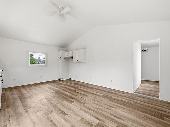 3rd image of 806 S Pike Rd