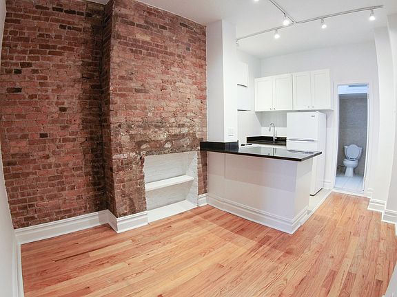 2nd image of 271 E 10th St APT 1RE