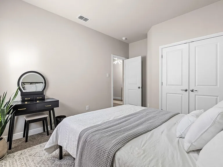 5505 Cypress Point Dr — Photo 16