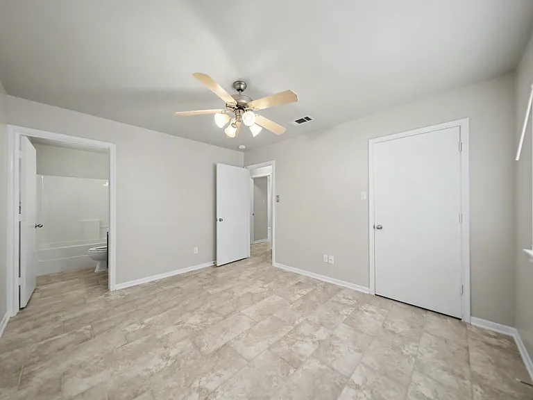 607 E Un — Photo 9