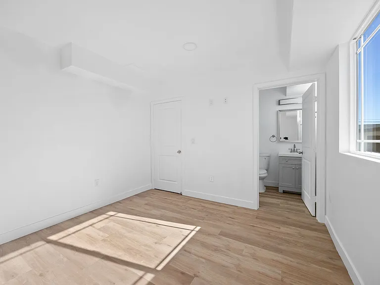 10936 S Osage Ave #A — Photo 16