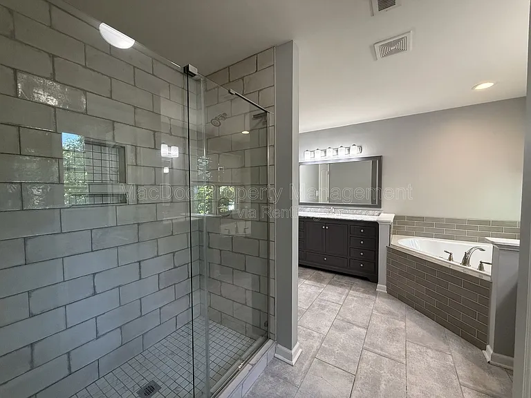 10500 Westfield Ln — Photo 30