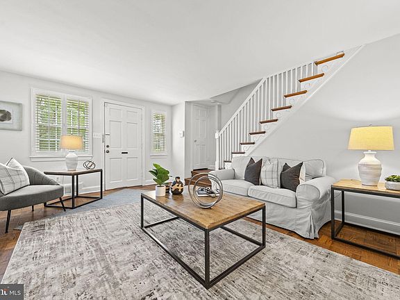 2nd image of 811 Chetworth Pl