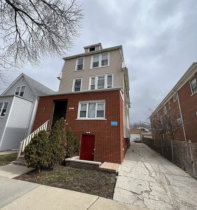 1st image of 4027 N McVicker Ave APT 1