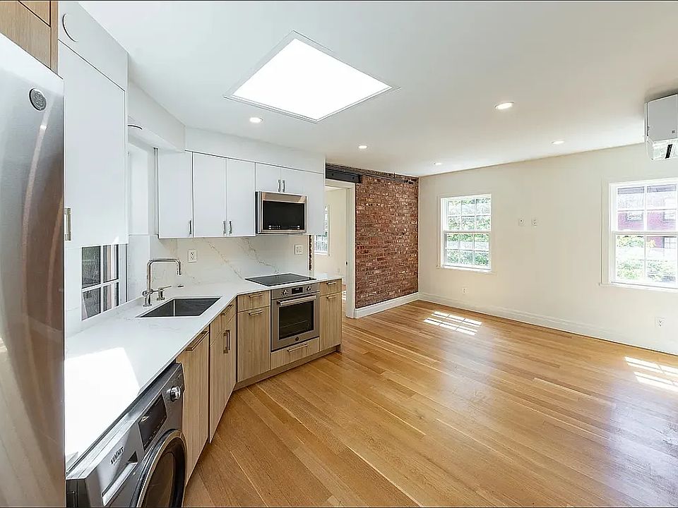 1st image of 447 Avenue Of The Americas
