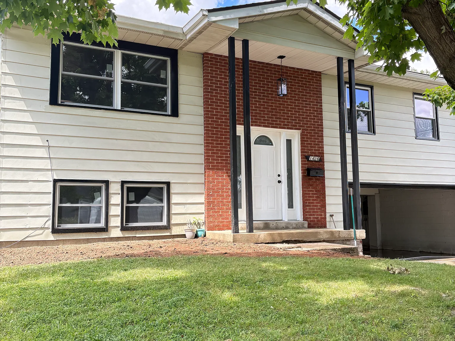 4 bed, 1674 sqft, $2,800 — Photo 1