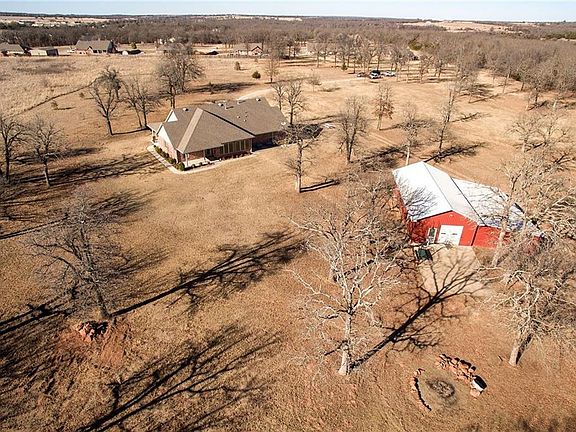 2nd image of 2025 Primrose Ln