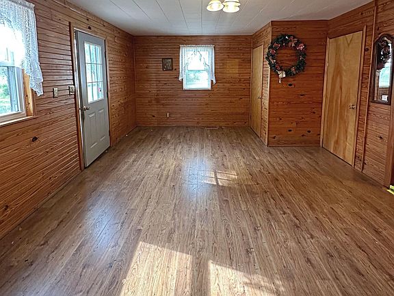 2nd image of 1106 Wykoff Ln