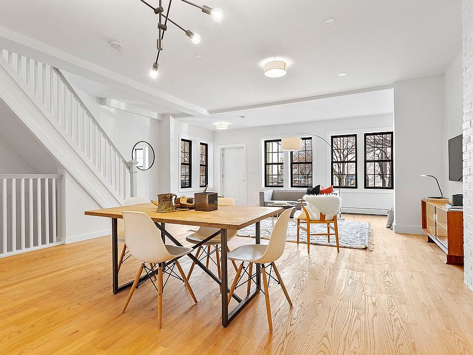 1st image of 110 Highland Pl #Townhouse