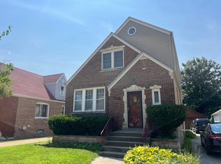 8105 W 26th St, Riverside, IL 60546