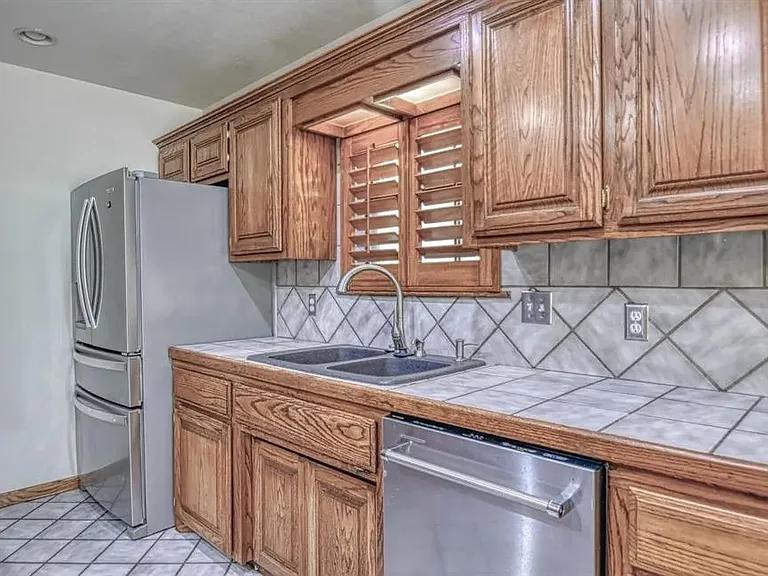 3609 Hampton Ct — Photo 40