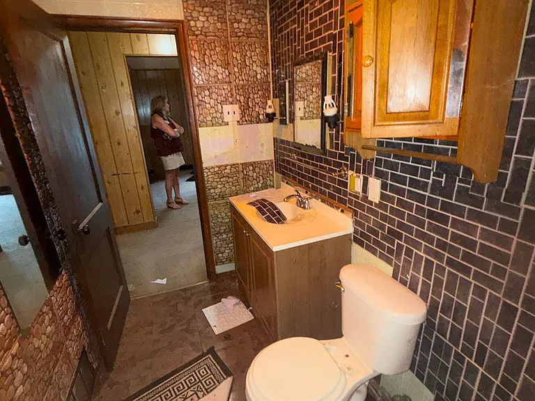 211 Judith Ln — Photo 25